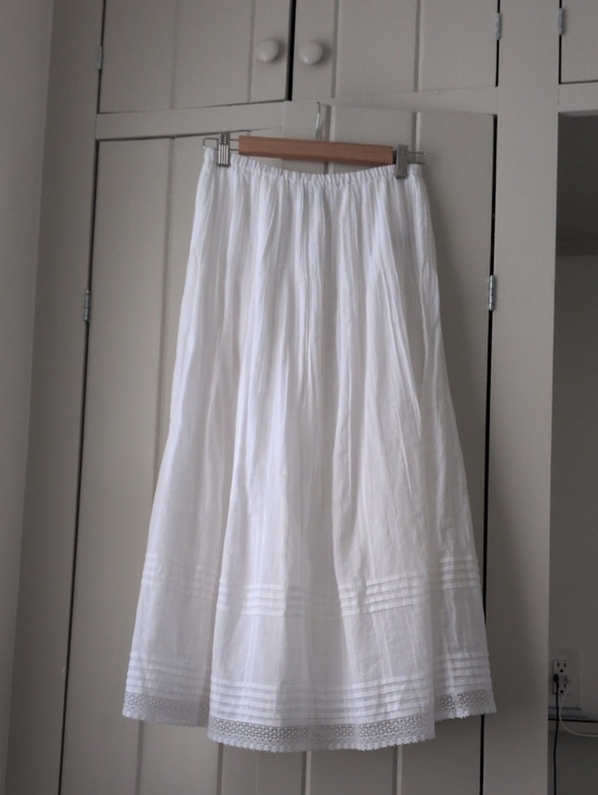 J. Crew Dresses & Skirts - J. Crew White Midi Skirt In Embroidered Dobby XXS